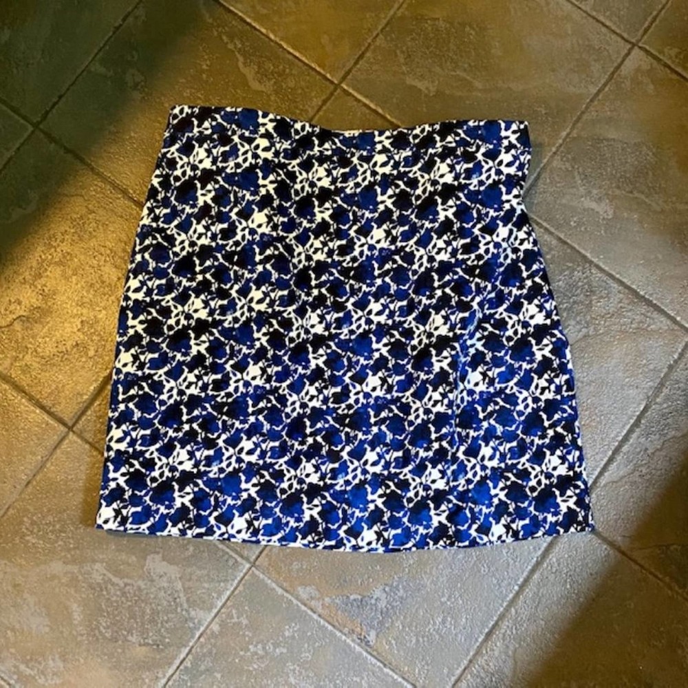 J. Crew Black, Blue & White Floral Cotton Sateen Pencil Skirt - NWT - Picture 8 of 13
